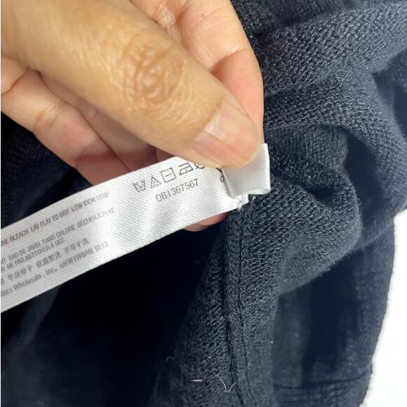 Free People beach Black v-neck pullover M - Picture 5 of 6